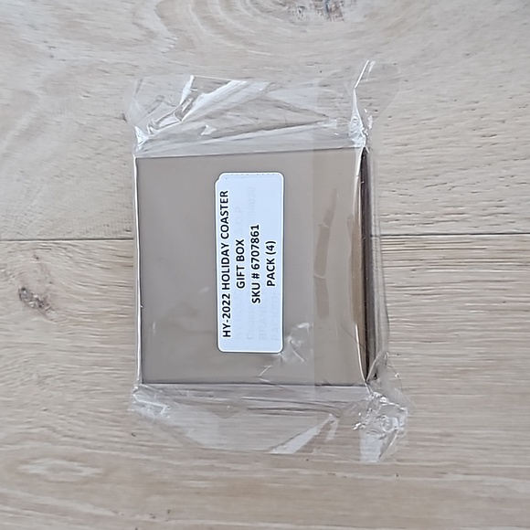 NWOT Hennessy Cognac Holiday Coaster Gift Box Set of 4 - Picture 6 of 6